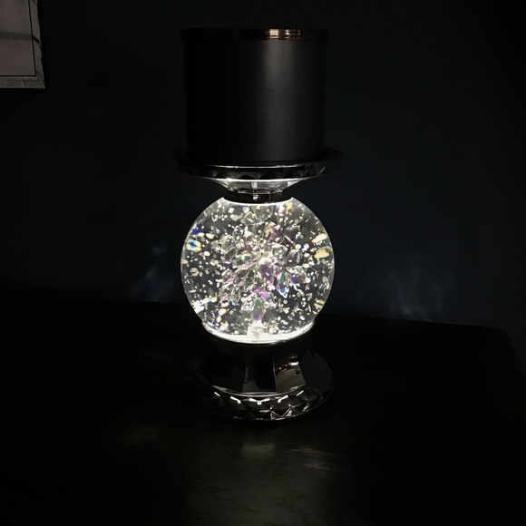 Bath & body Works 3 wicker candle Pedestal Water Globe - Picture 1 of 10